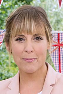 How tall is Mel Giedroyc?